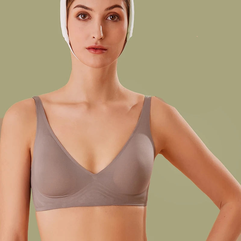 Seamless Wireless Latex Bralette Rich Allure