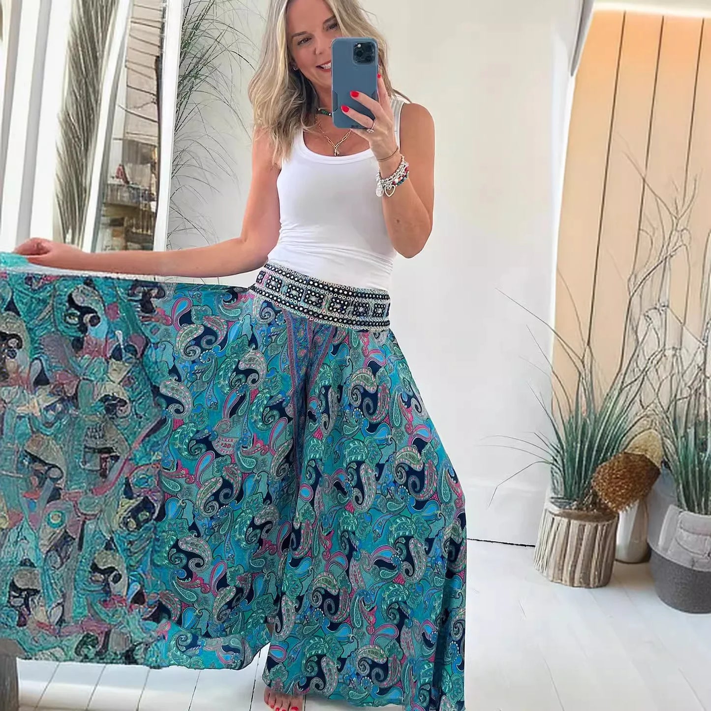 Elegant Floral Vacation Trousers