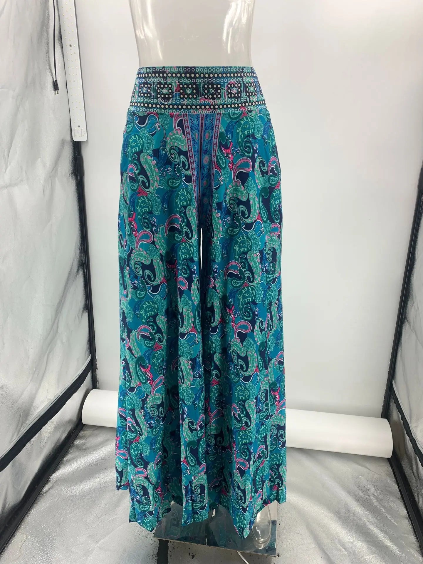 Elegant Floral Vacation Trousers