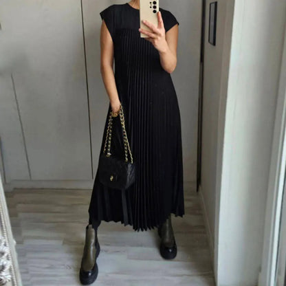 Elegant Sleeveless Pleated Summer Dress