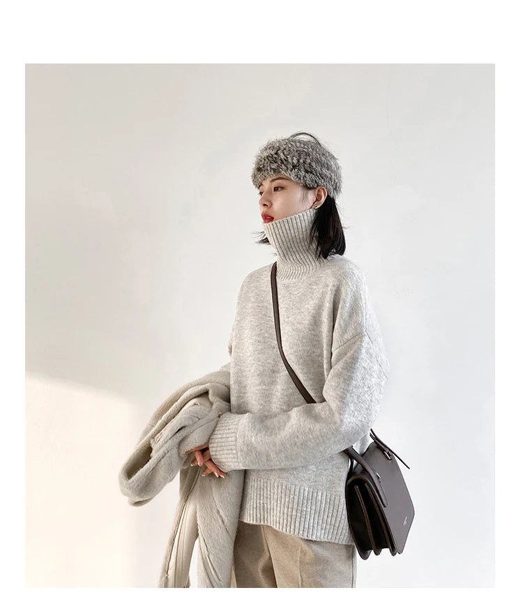 Women's Loose-Fit Turtleneck Knit Sweater