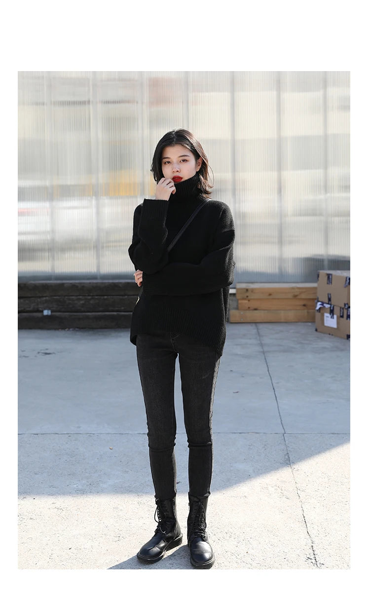 Women's Loose-Fit Turtleneck Knit Sweater