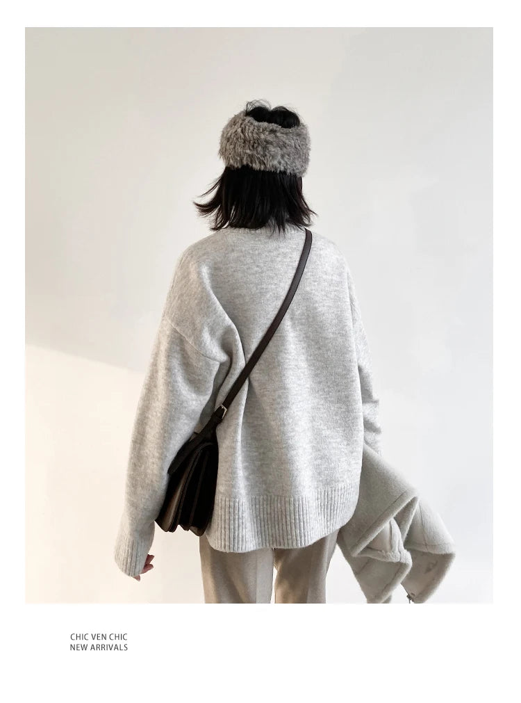 Women's Loose-Fit Turtleneck Knit Sweater