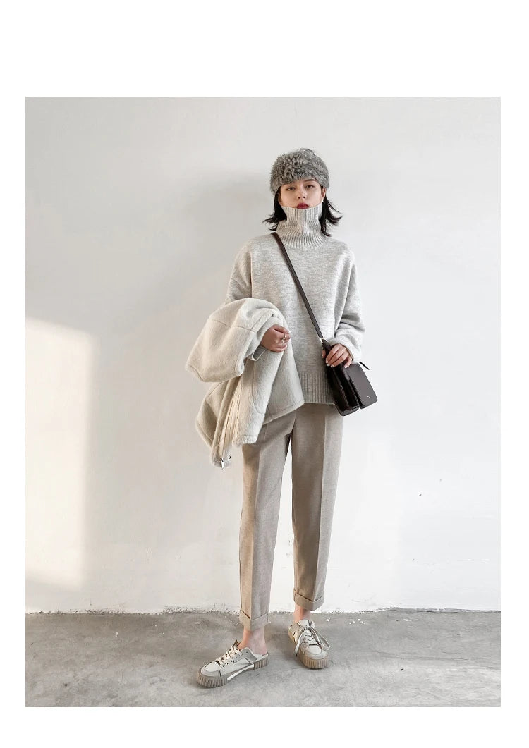 Women's Loose-Fit Turtleneck Knit Sweater