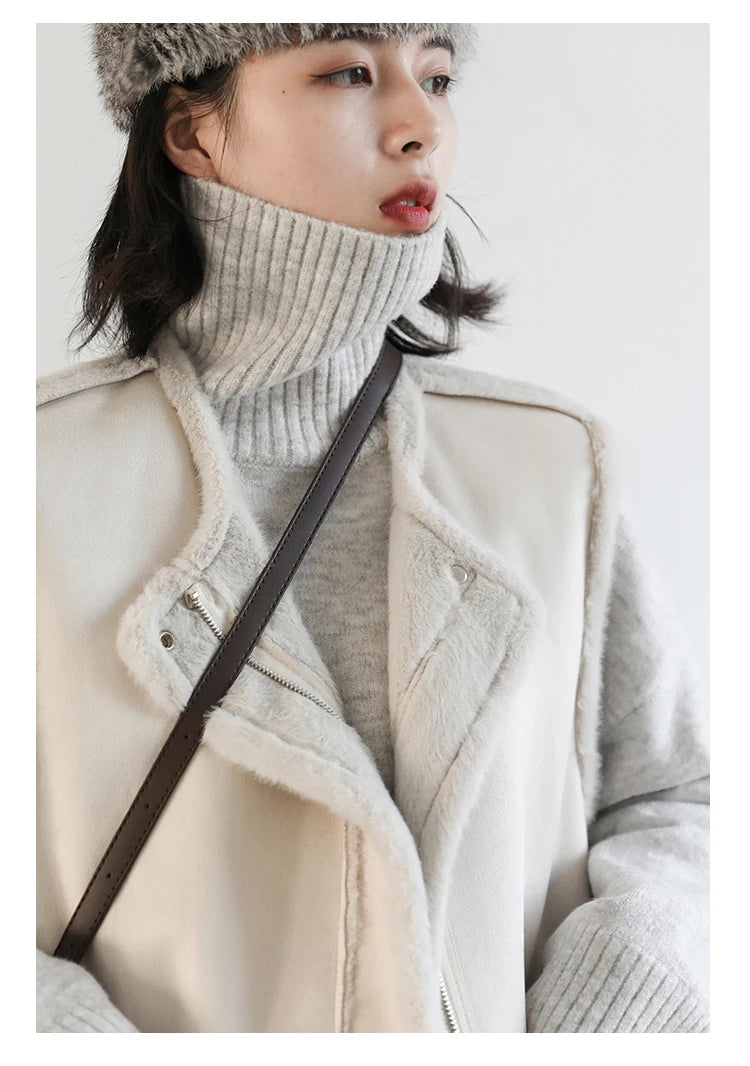 Women's Loose-Fit Turtleneck Knit Sweater