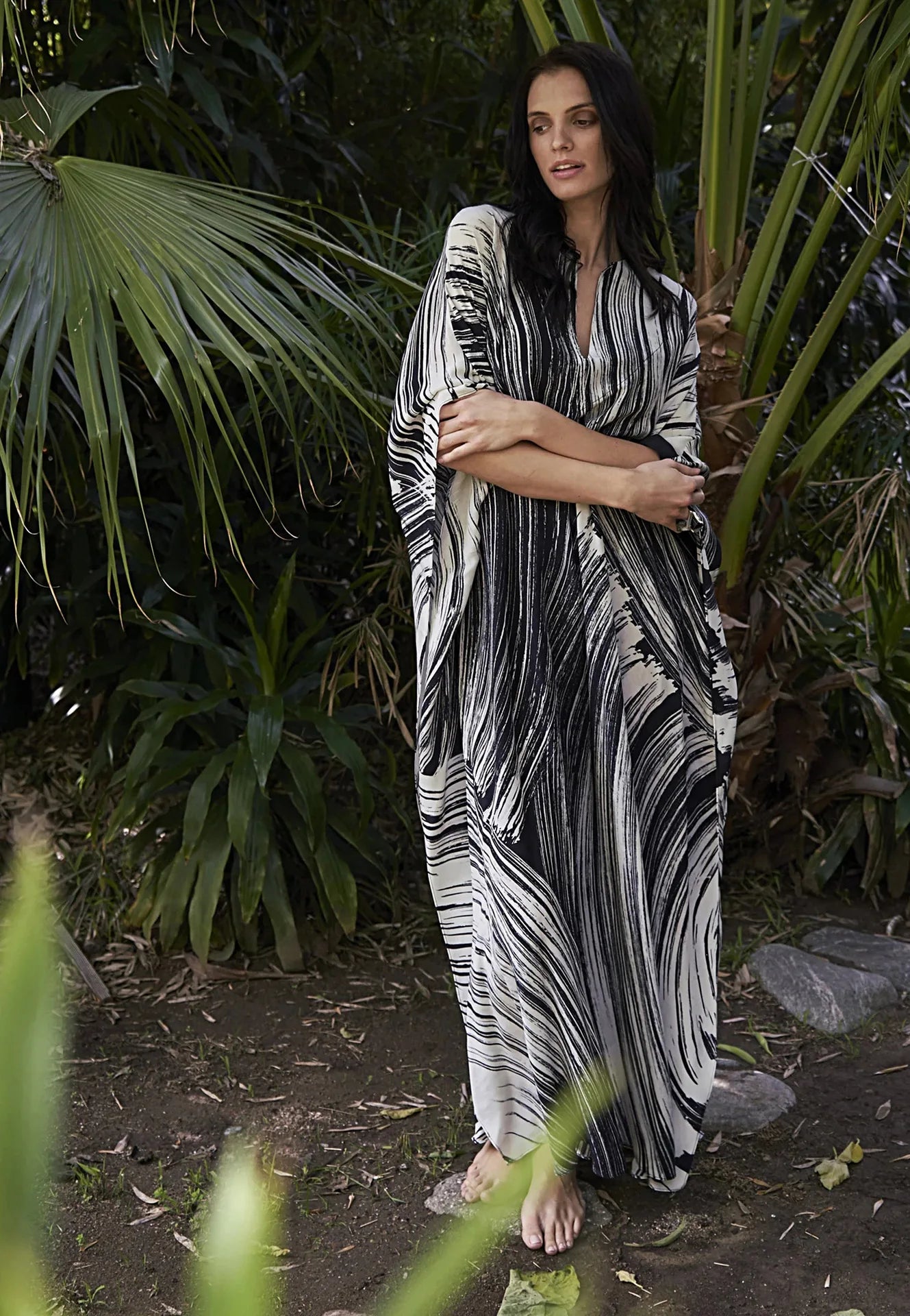 Black and White Curved Beach Dress