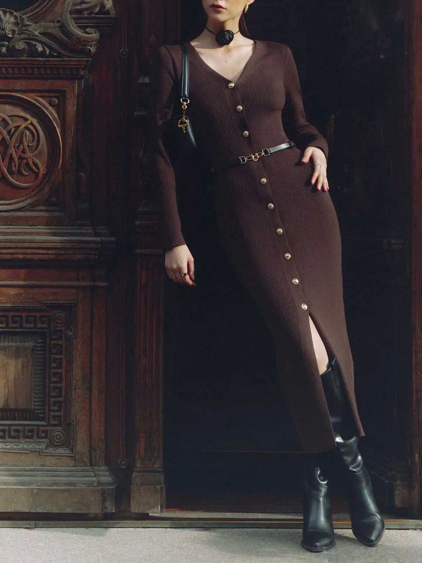Tossy V-Neck Ribbed Knit Dress