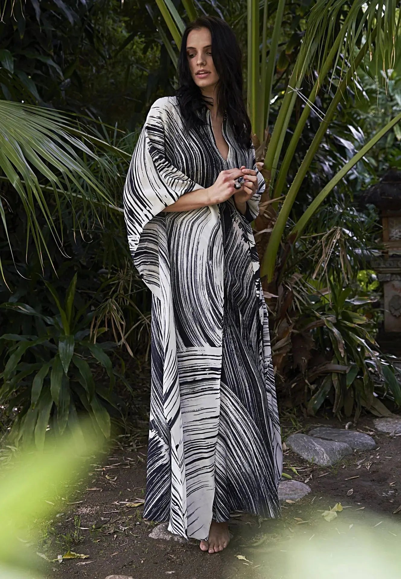 Black and White Curved Beach Dress