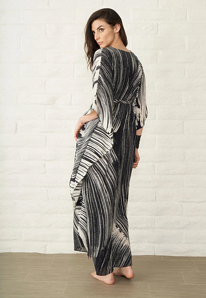 Black and White Curved Beach Dress