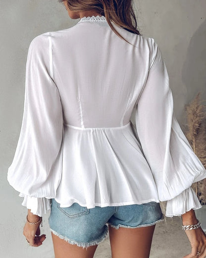 Ruffle Edge Long Sleeve Blouse