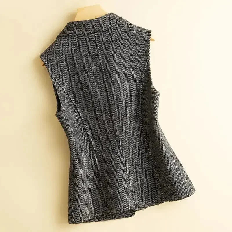 Elegant Horsebit Tweed Vest