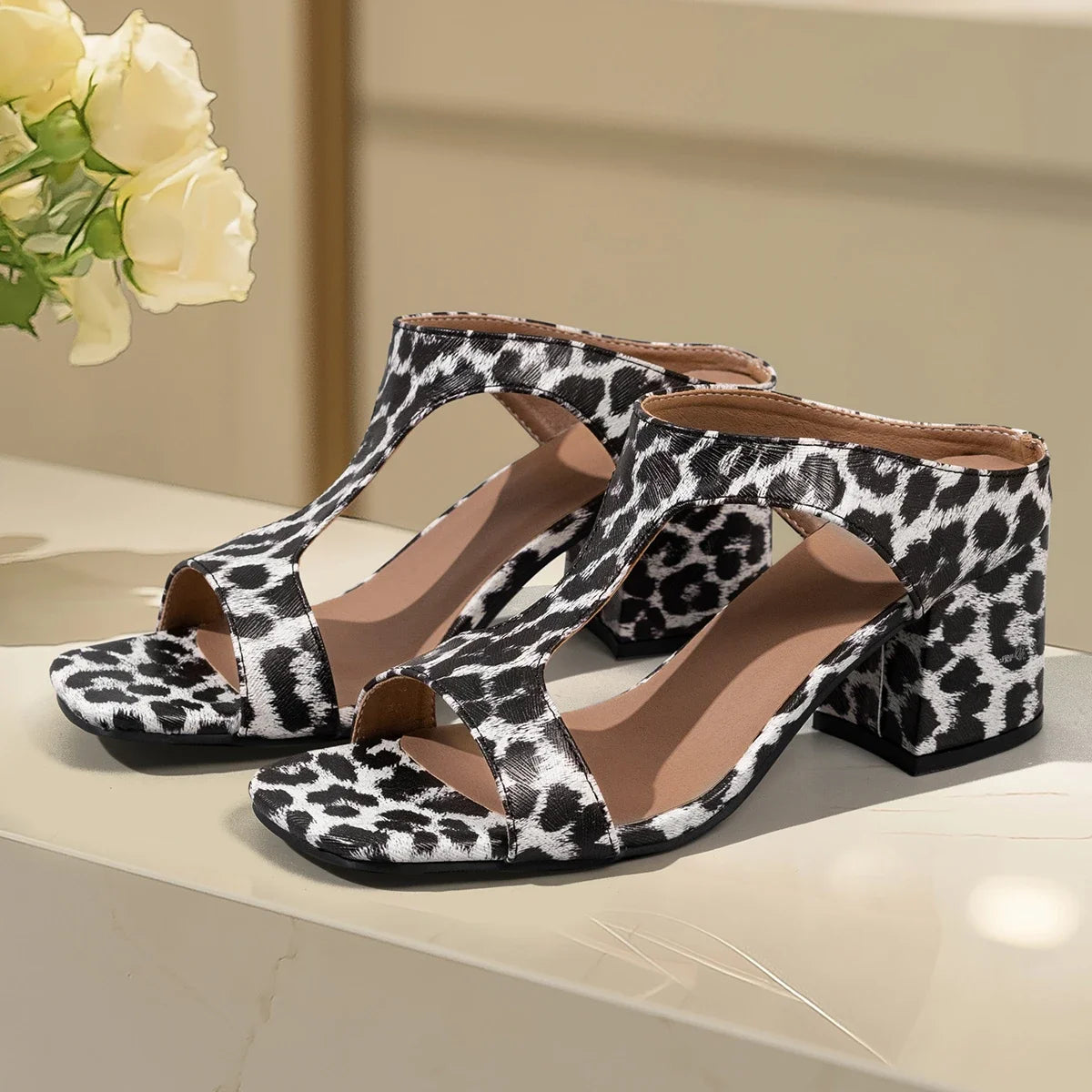 Trendy Slip-On Fish Mouth Beach Slippers