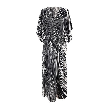 Black and White Curved Beach Dress