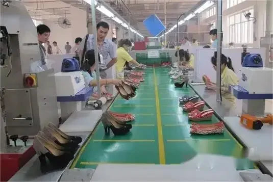 Luxe Stride Women's Hollow Sandals