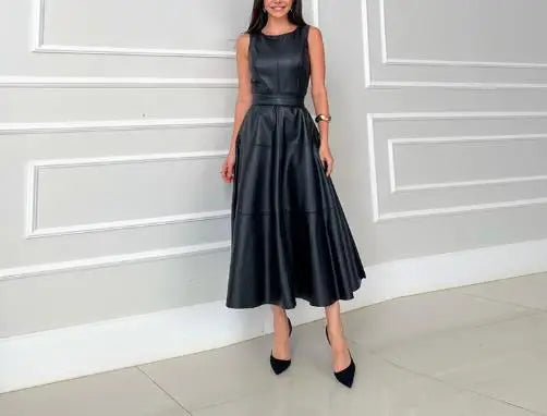 Sophisticated Slim Sleeveless Spring Look