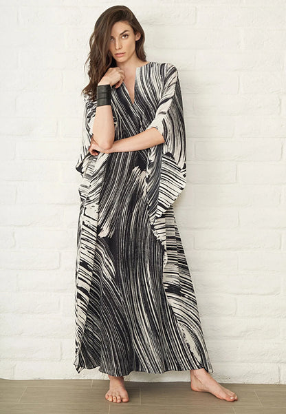 Black and White Curved Beach Dress