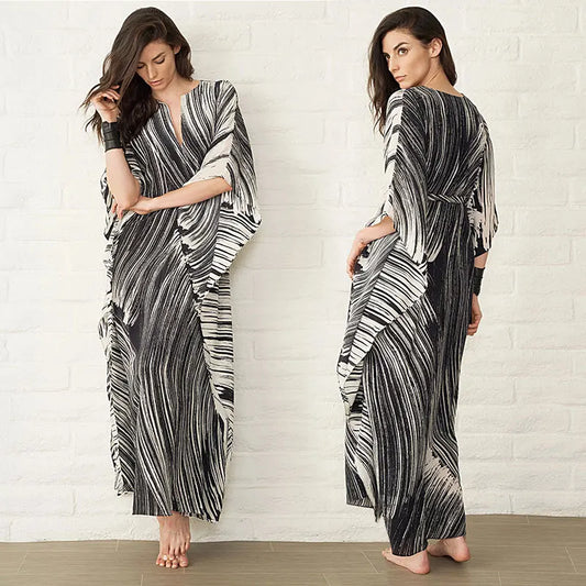 Black and White Curved Beach Dress