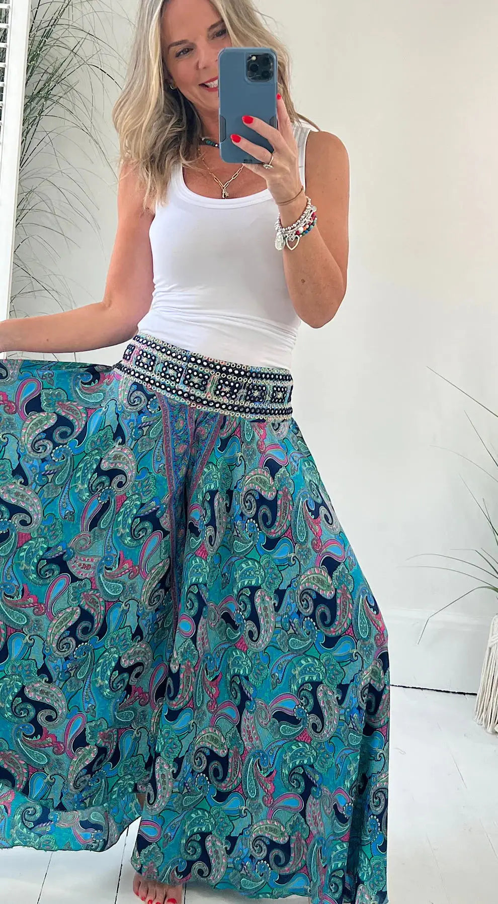 Elegant Floral Vacation Trousers