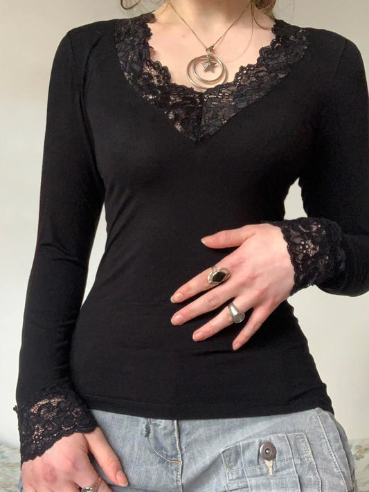 Lace Edge Slim V-Neck Long Sleeve Tee