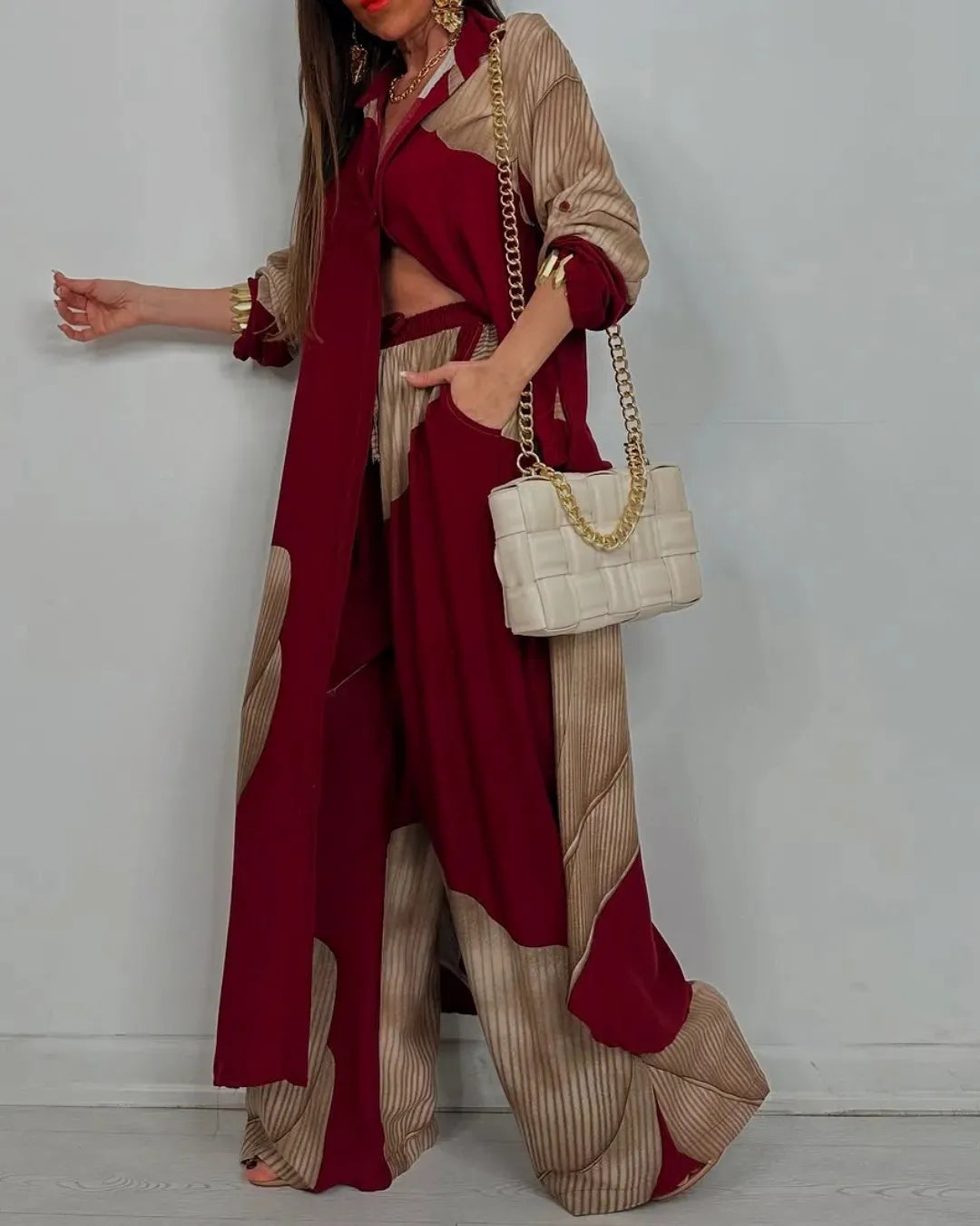 Chic Contrast V-Neck Suit