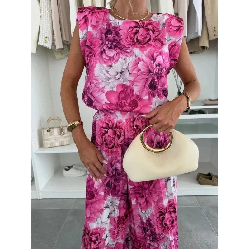 Sleek High-Waist Pleated Outfit