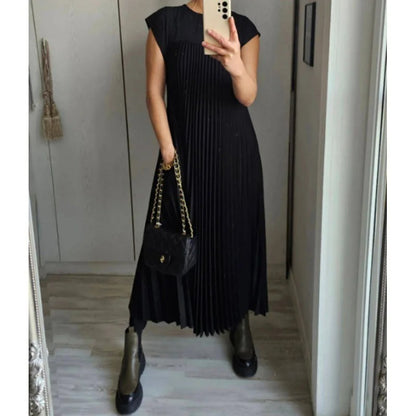 Elegant Sleeveless Pleated Summer Dress